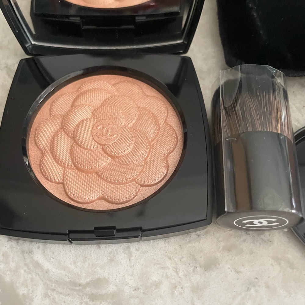 REVE DE CAMELIA LLUMIATING POWDER Limited Edition CHANEL
